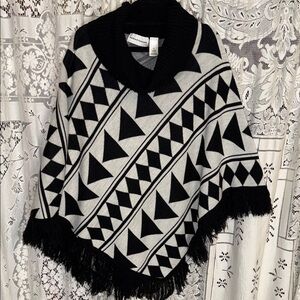 Alfred Dunner Black and white Geometric Poncho